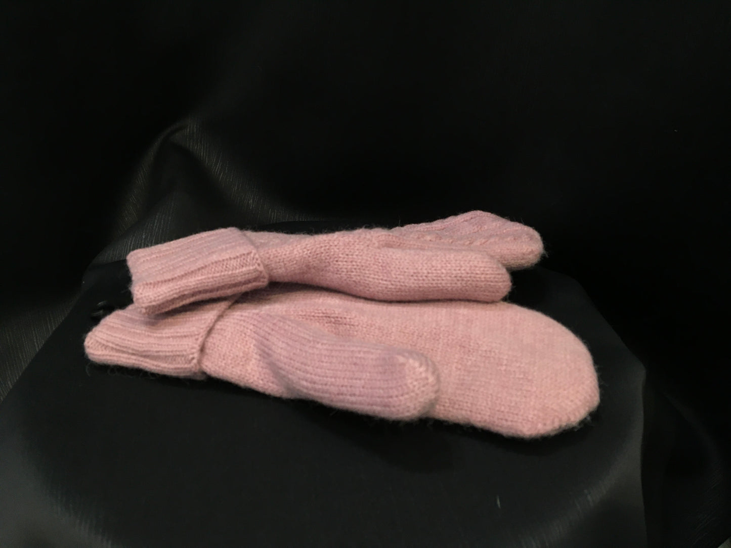 Cable knitted mittens with fleeced inside