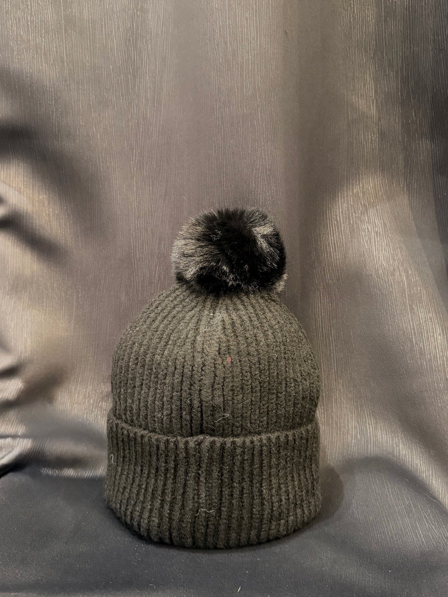 Hat w/Removable Pom Pom